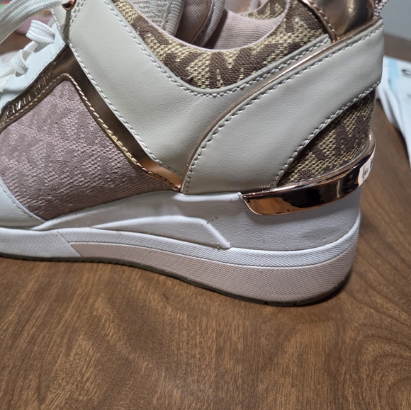 MICHAEL Michael Kors Gold and Cream Sneakers - Picture 2 of 5